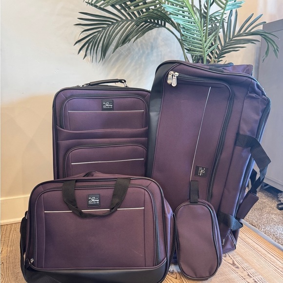 Skyway luggage 3 set Carry-on Exterior
Boarding Bag, Toiletry Bag duffel - Picture 3 of 15